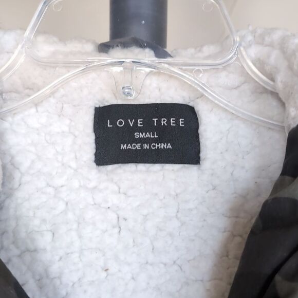 Love Tree Sherpa Drawstring Camouflage- Removable Fur-Trimmed Women's Jacket - Picture 4 of 13